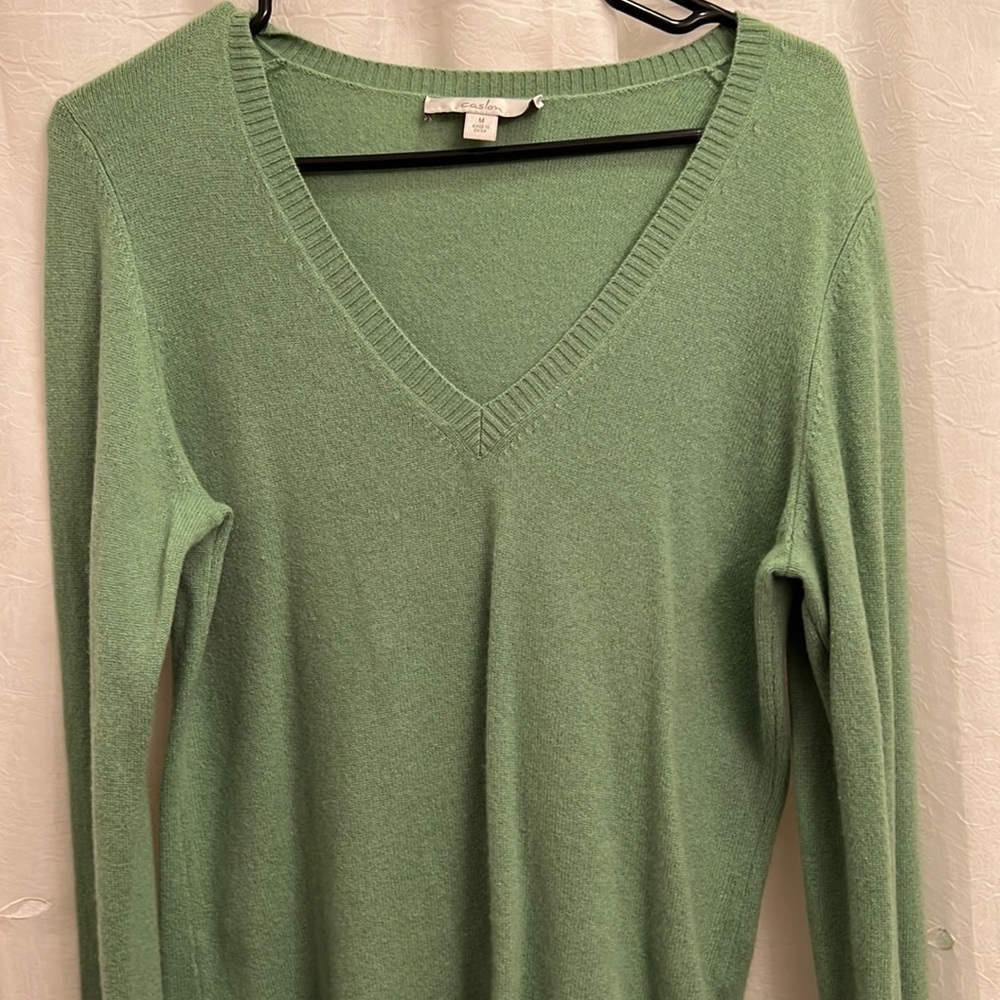 Cashmere sweater